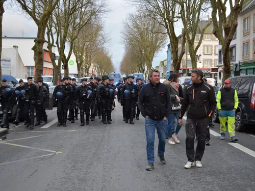 Plan Résilience : les professionnels entre colère et déblocage en...